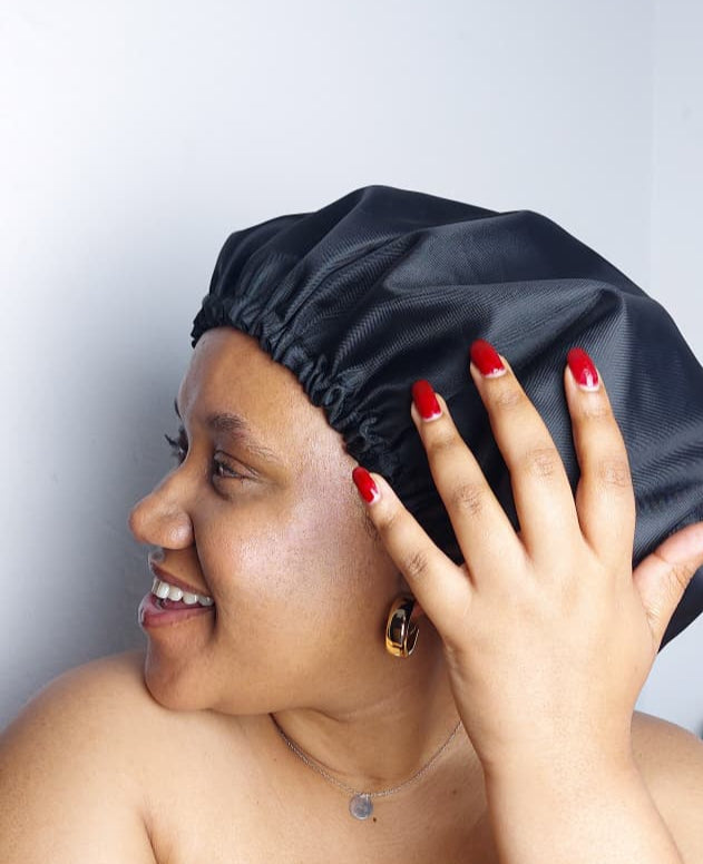 SATIN-LINED SHOWER CAP (ADJUSTABLE)