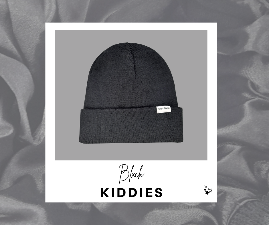 BLXCK SATIN-LINED BEANIE (KIDDIES)