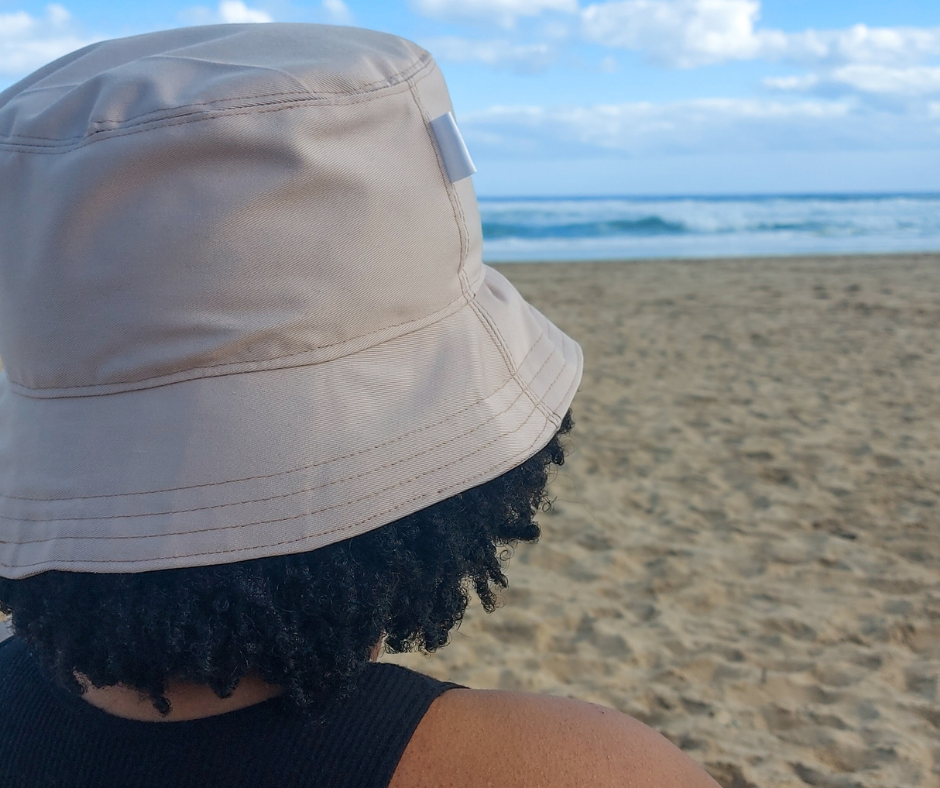 TRUSTY - NUDE SATIN-LINED BUCKET HAT