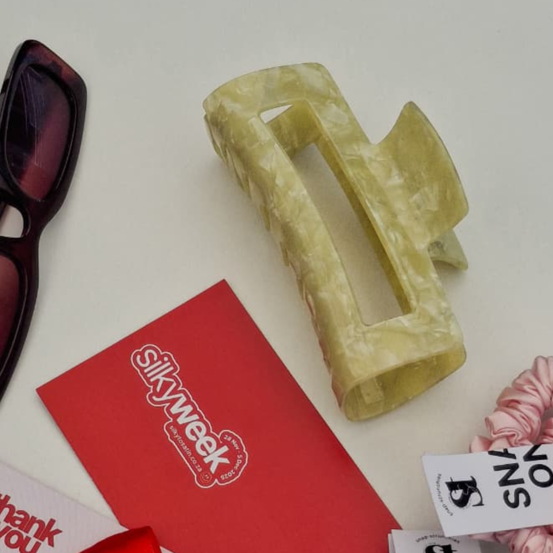 LARGE HAIR CLAW CLIP