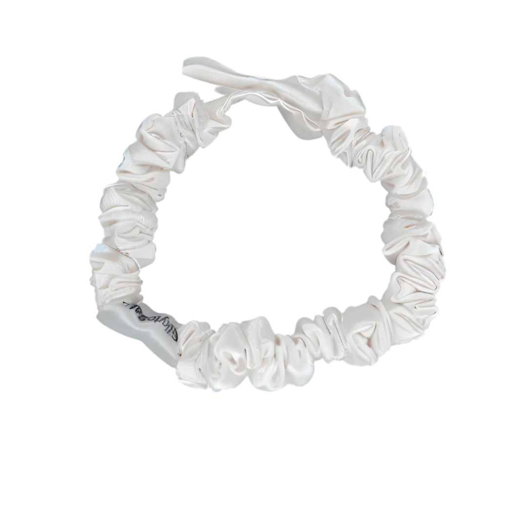 WHITE SNAP SCRUNCHIE