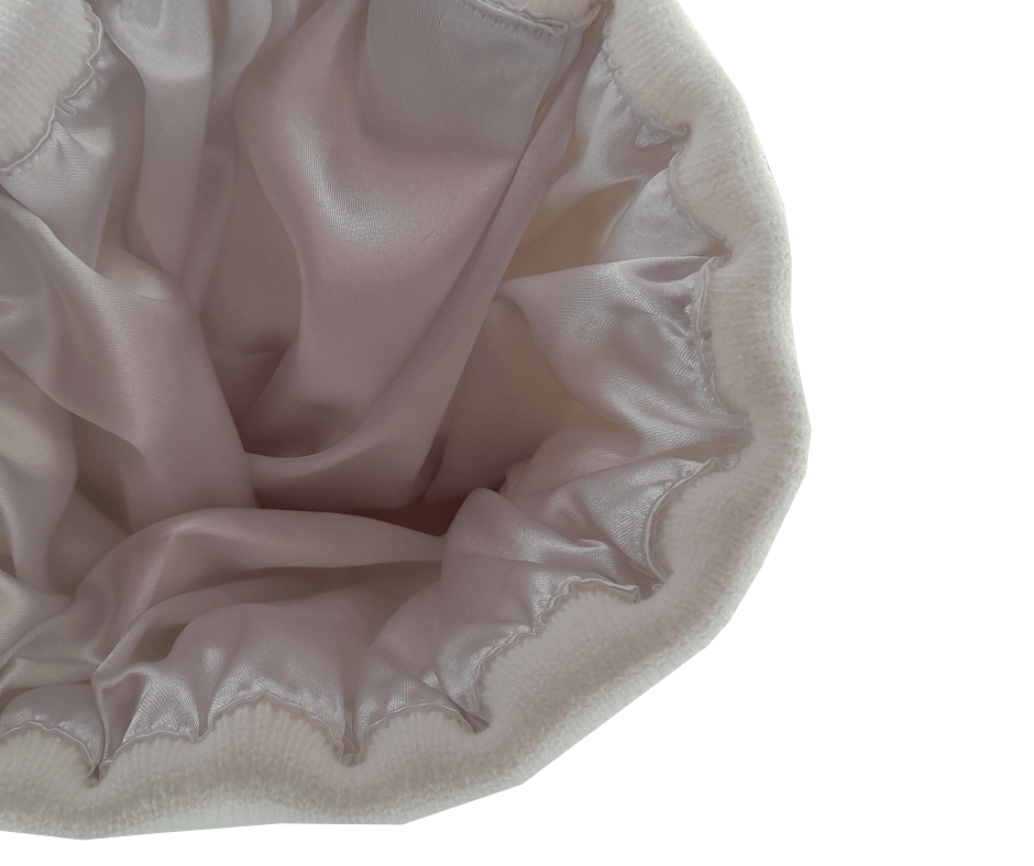 SNOW WHITE SATIN-LINED BEANIE